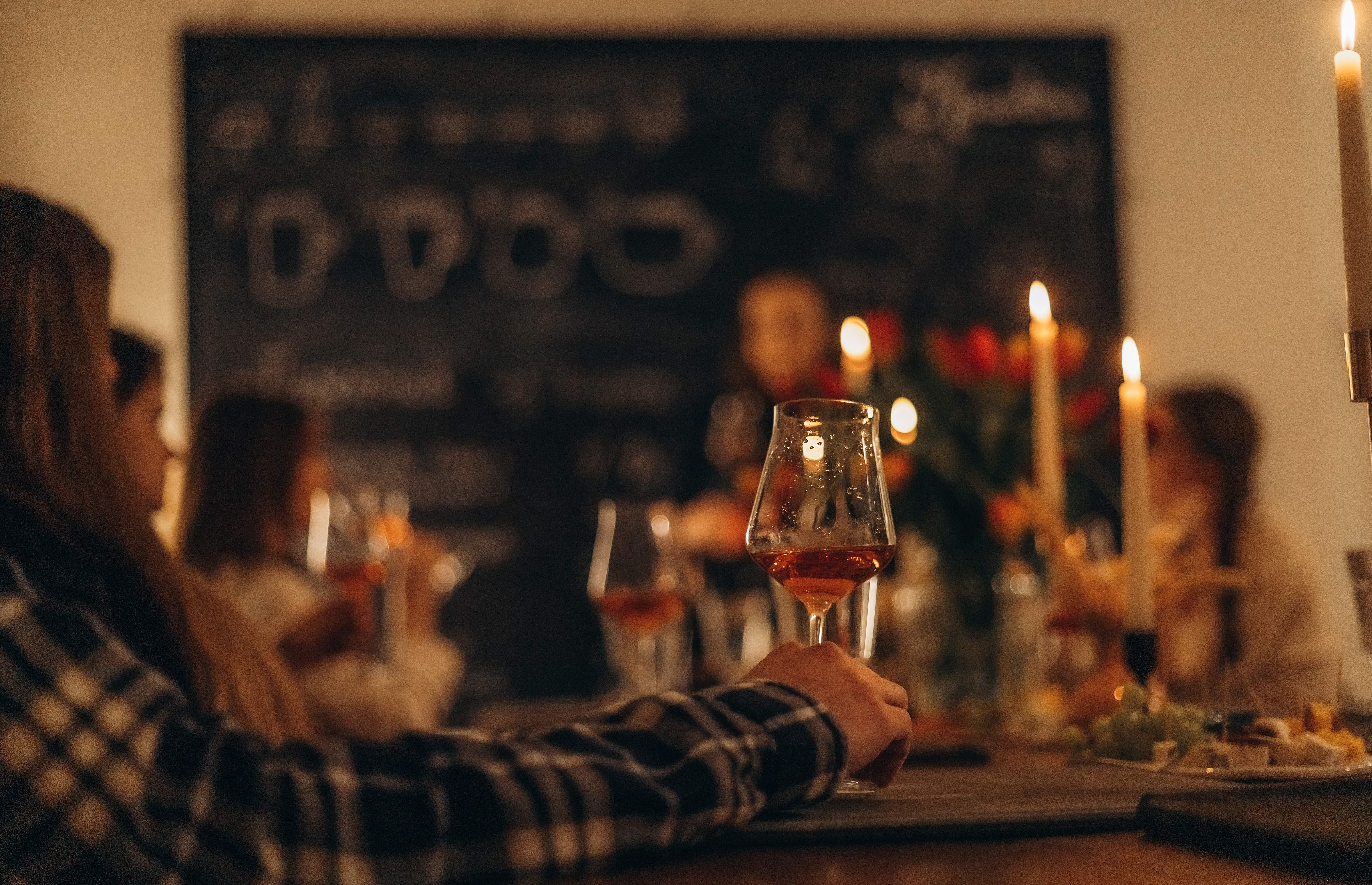 Винный вечер с лепкой 18+ фото 3